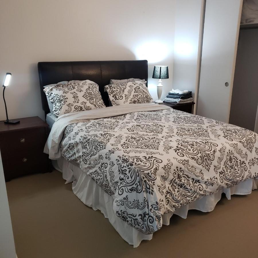 Lovely Guest Entire Apartment Minutes From Ottawa Airport Dış mekan fotoğraf