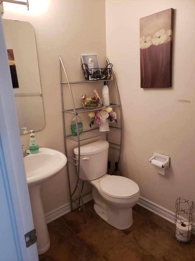 Lovely Guest Entire Apartment Minutes From Ottawa Airport Dış mekan fotoğraf