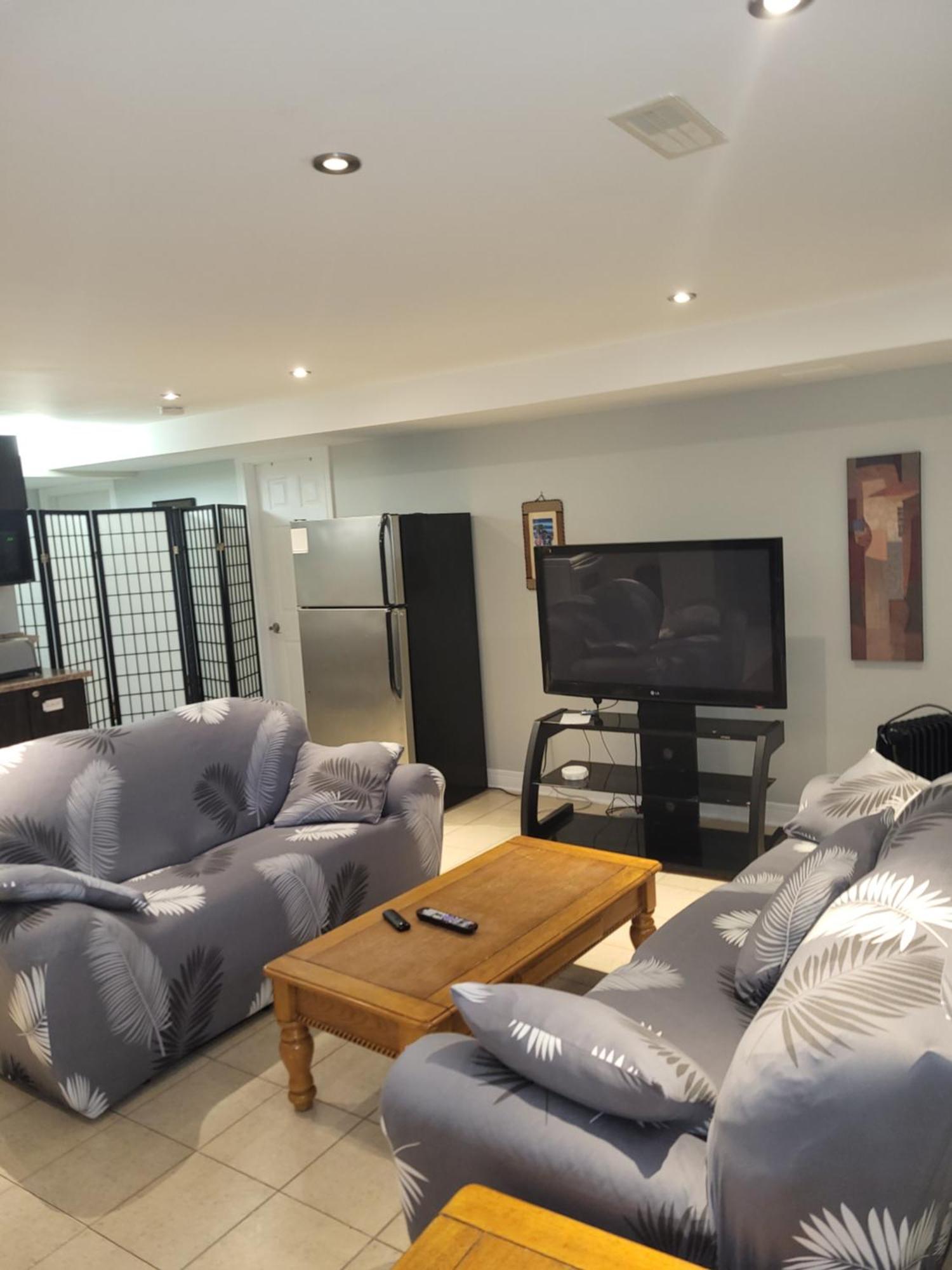 Lovely Guest Entire Apartment Minutes From Ottawa Airport Dış mekan fotoğraf
