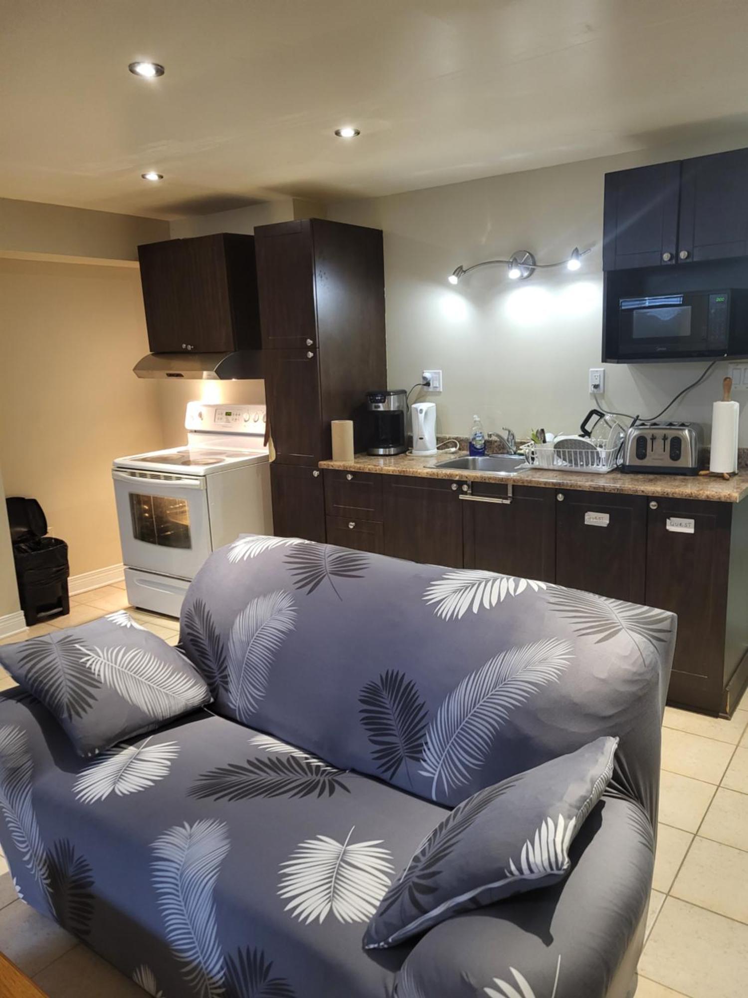 Lovely Guest Entire Apartment Minutes From Ottawa Airport Dış mekan fotoğraf